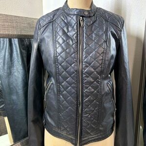 Miss selfie woman’s faux leather  jackett with faux fur lining size large